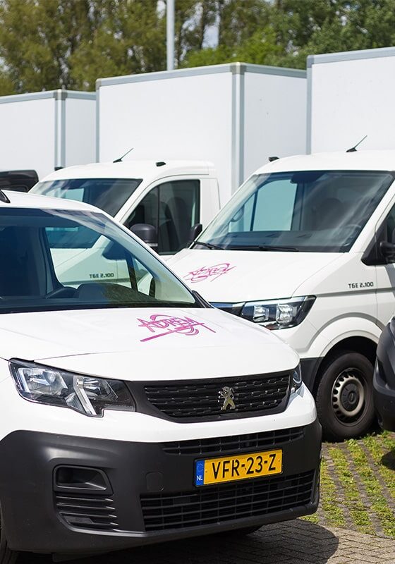 Adrem-bestelbus-huren-home personenbus huren urmond